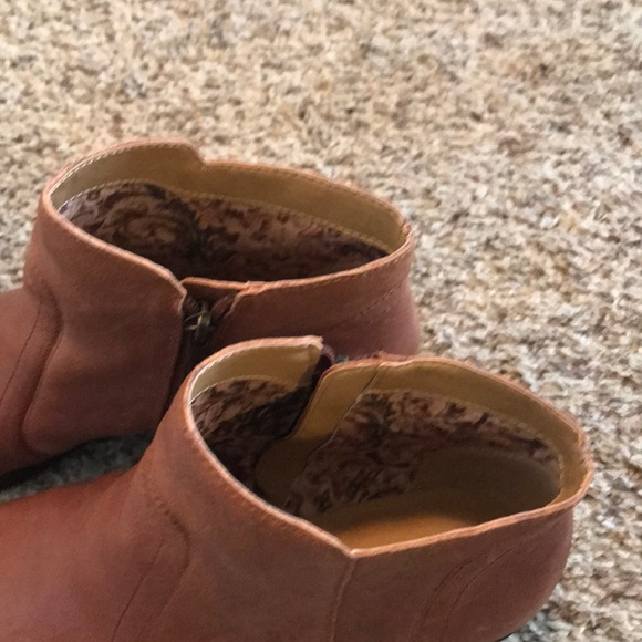 Lucky brand ankle boots! - Picture 4 of 5